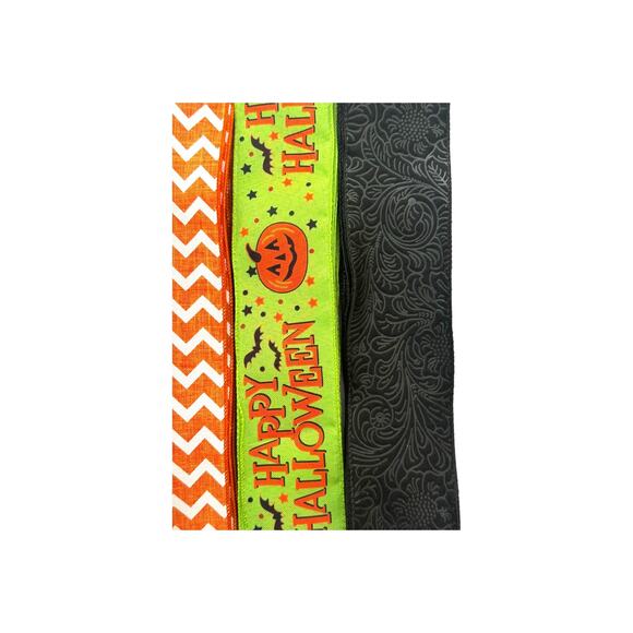 Trick or Treat Halloween Wreath Kit with Pumpkin Sign and Festive Ribbons - Picture 5 of 5